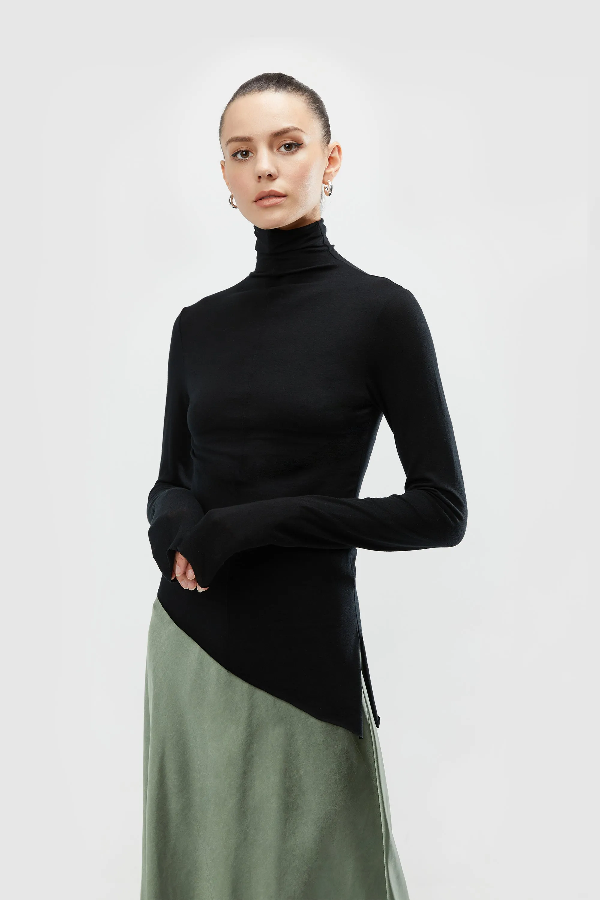 ASYMMETRICAL HEM TURTLENECK TOP