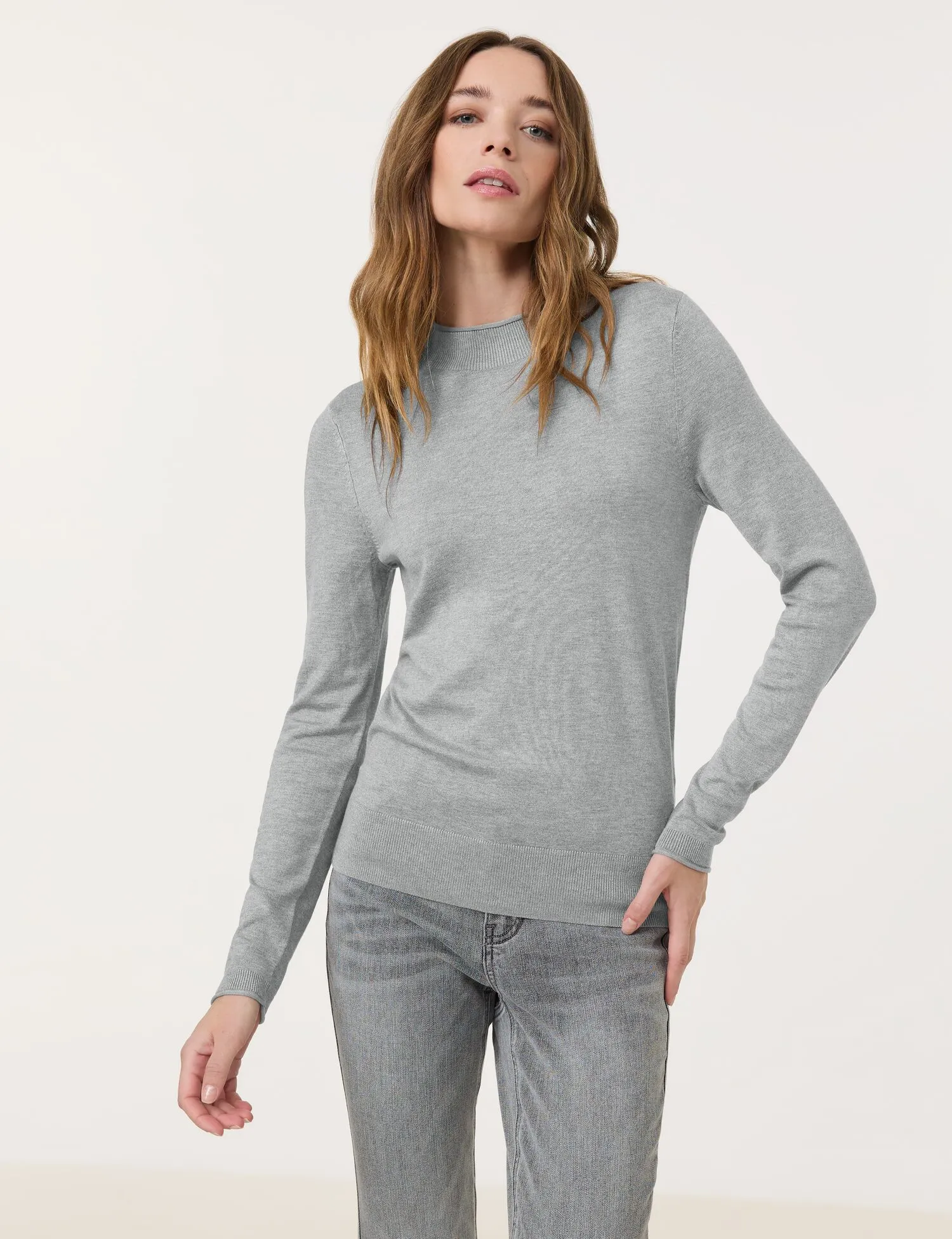 Basic fine knit jumper with a turtleneck