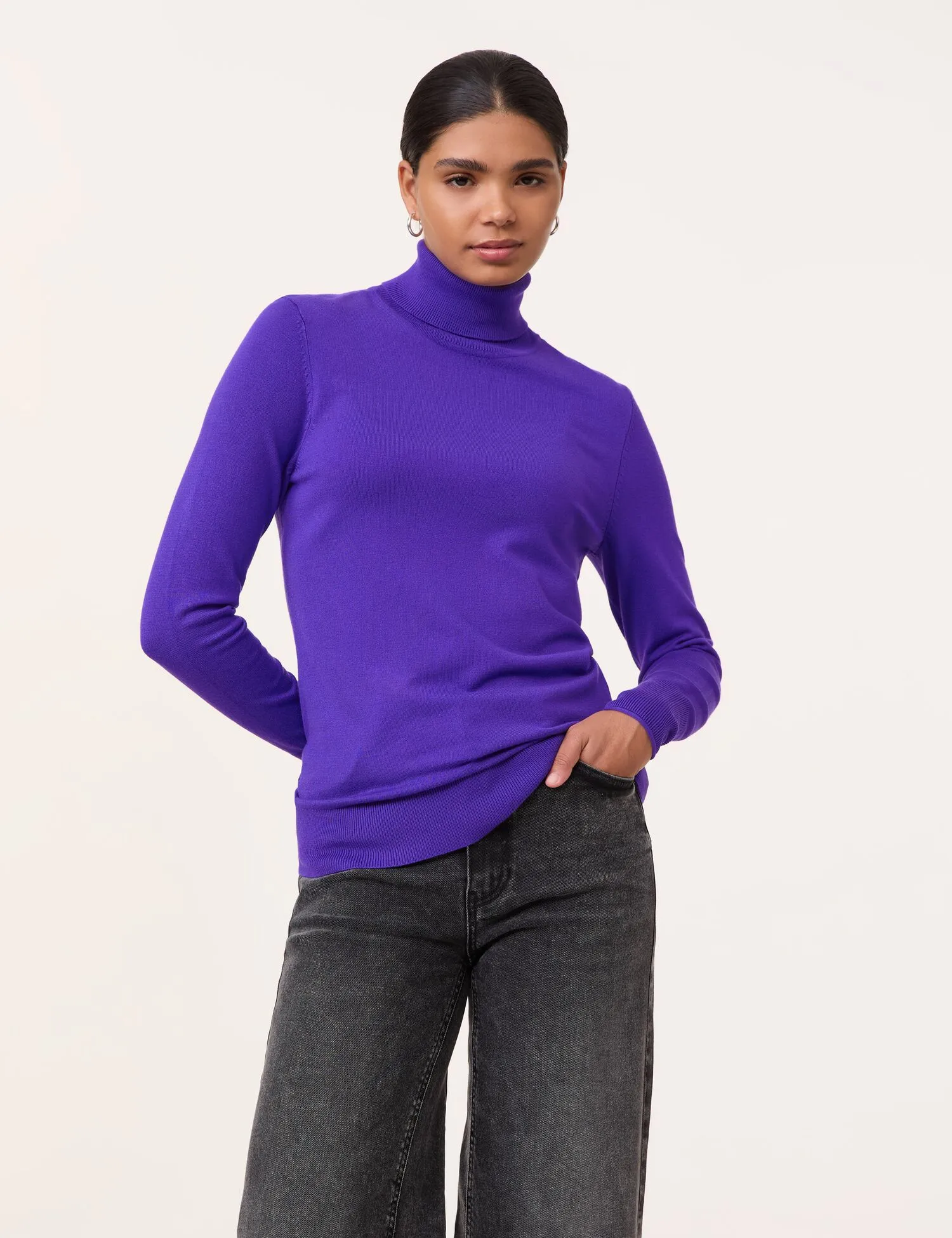 Basic jumper with a turtleneck