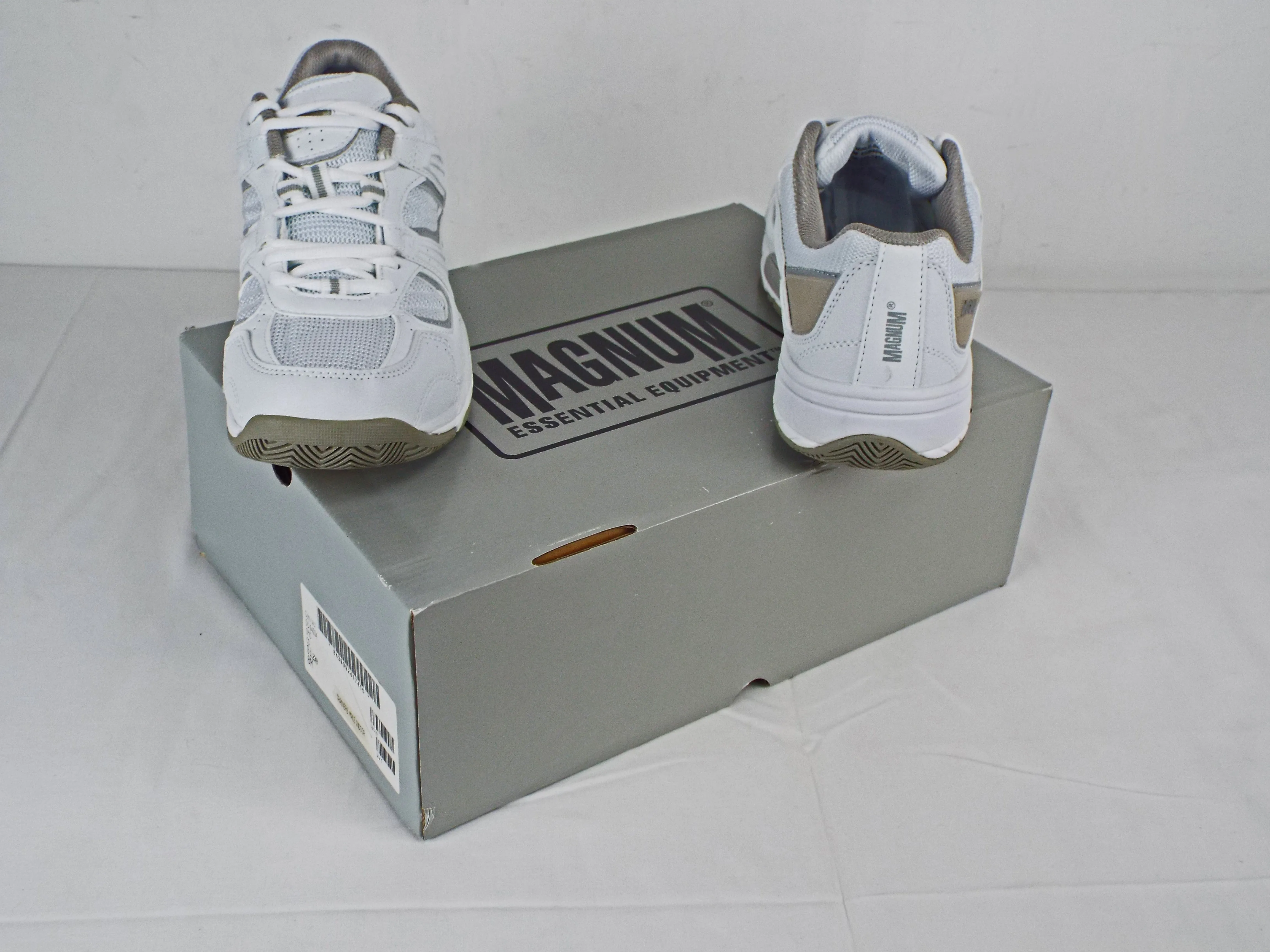 British Army - Magnum - Men's White Indoor Trainers - Unissued in box