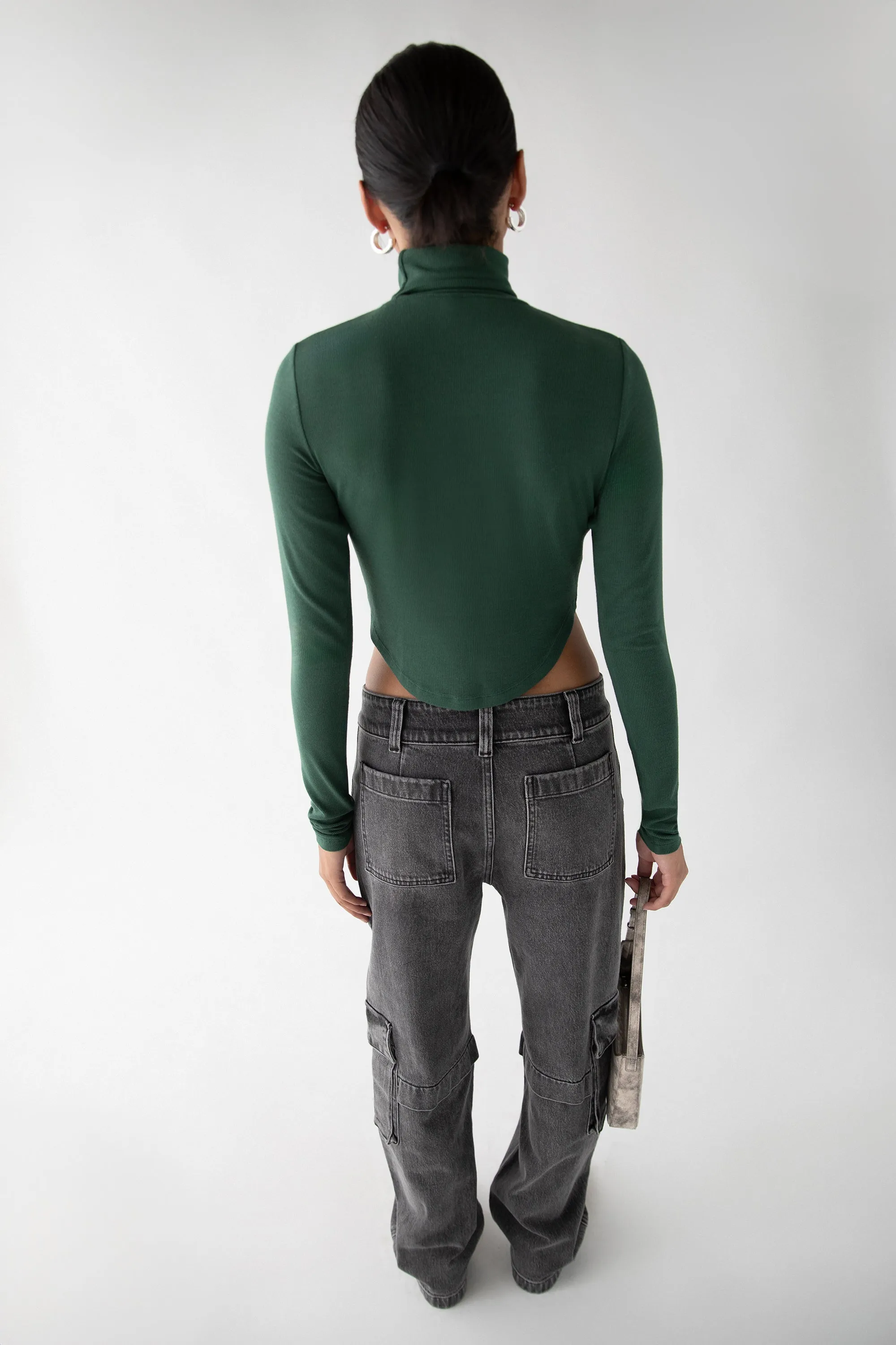 CROPPED TURTLENECK TOP