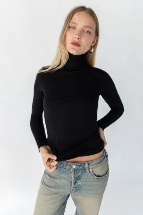 FINE KNIT TURTLENECK TOP