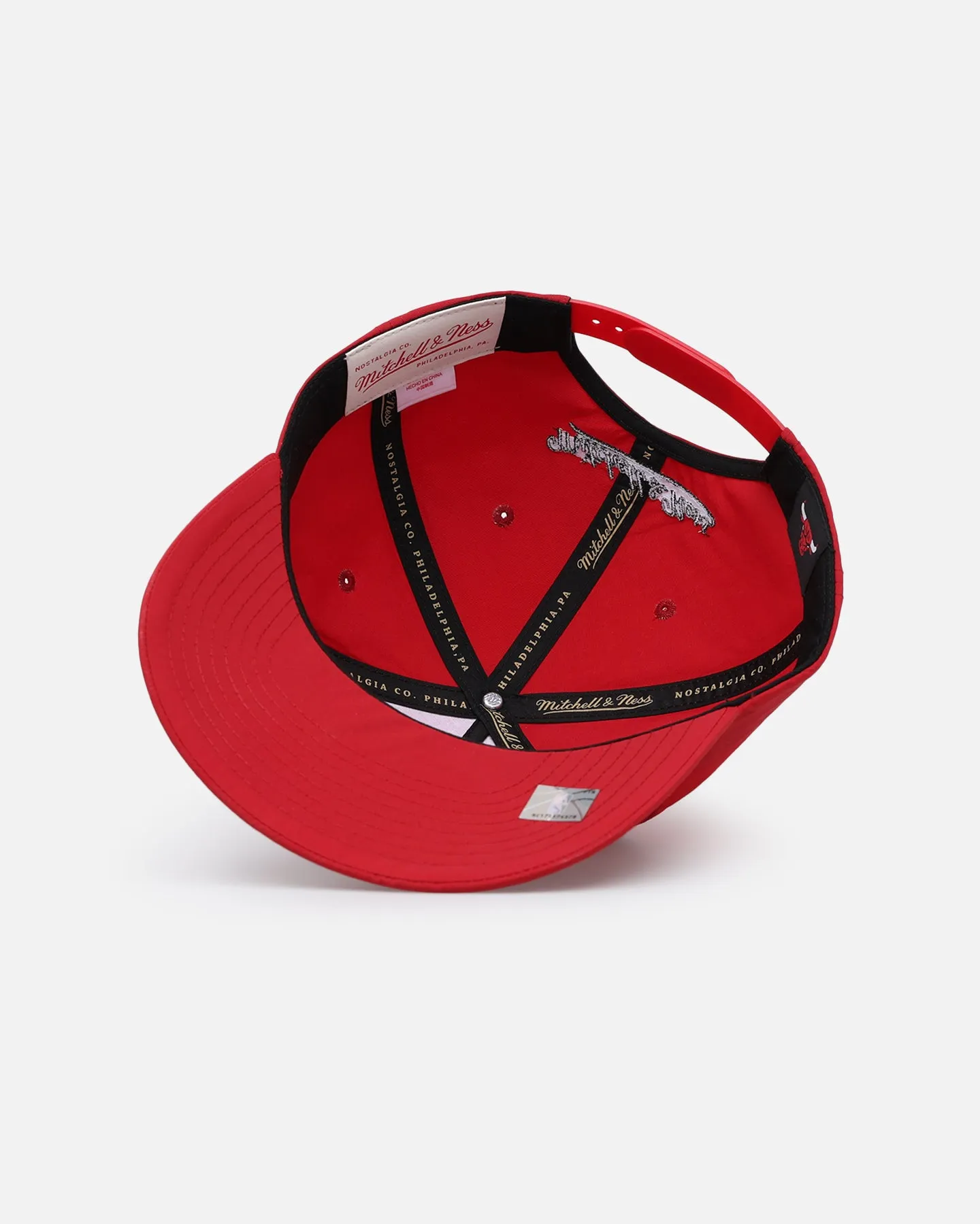 Mitchell & Ness Chicago Bulls Retro Matte Nylon Origins Snapback Red