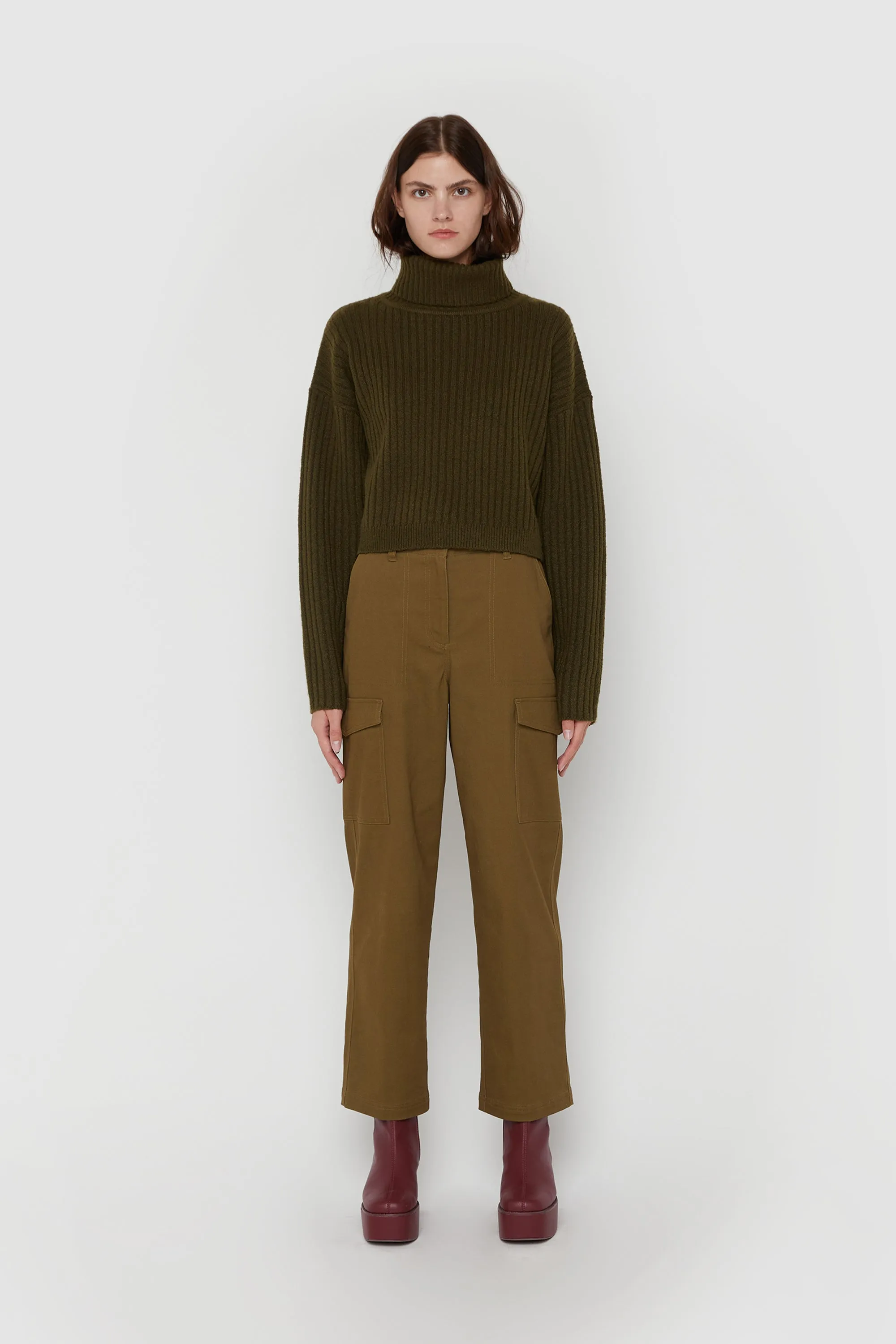 RIBBED CROPPED TURTLENECK