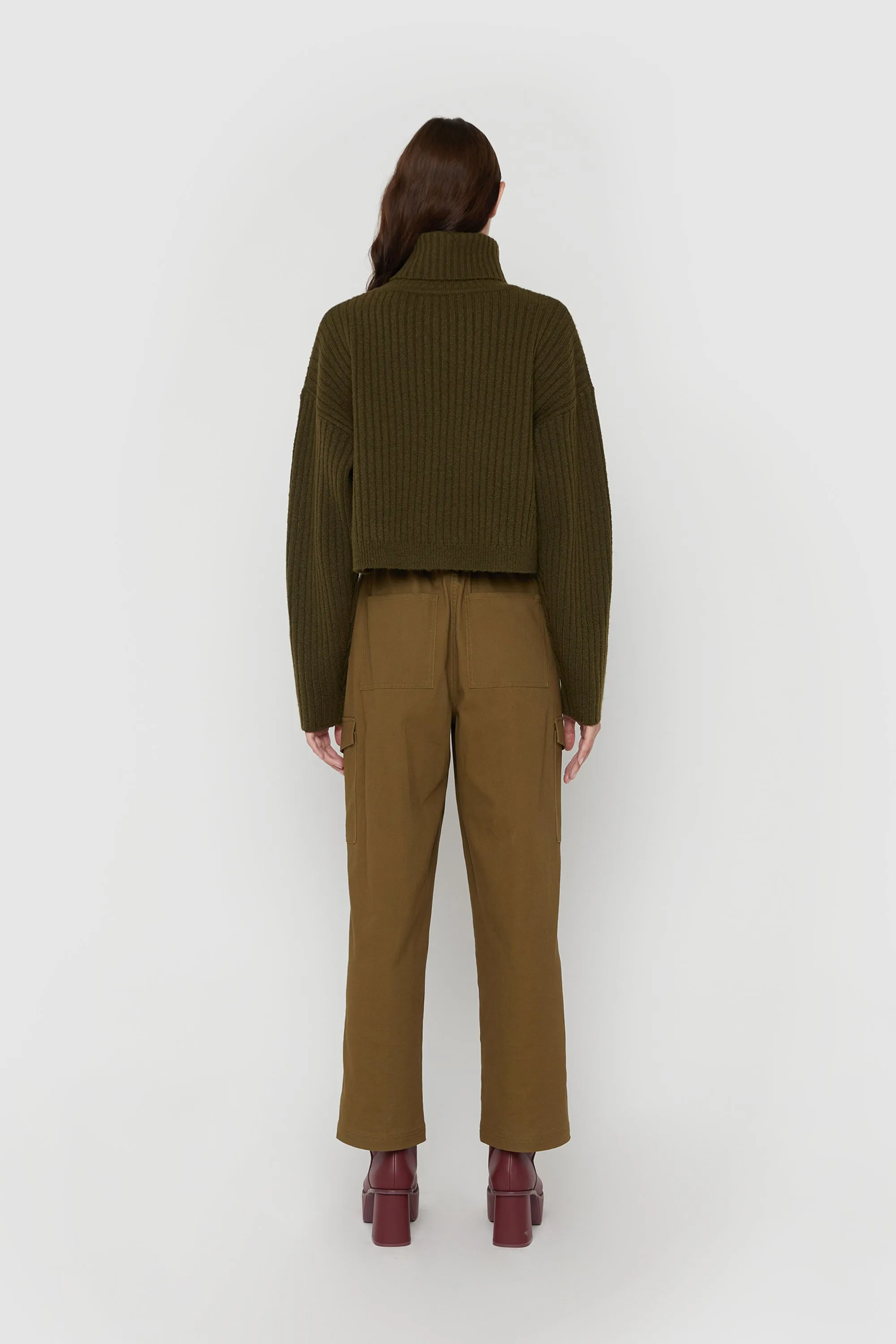 RIBBED CROPPED TURTLENECK