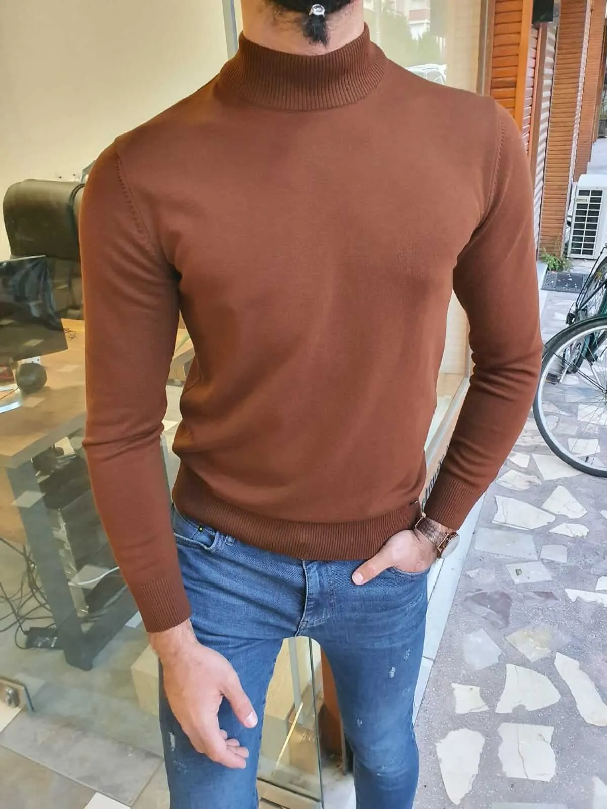 Rift Brown Turtleneck