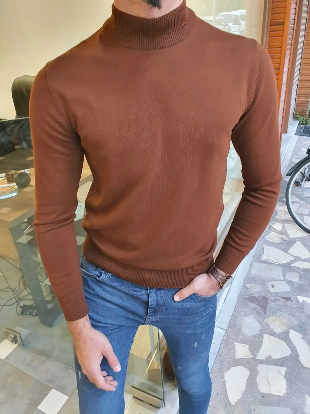 Rift Brown Turtleneck