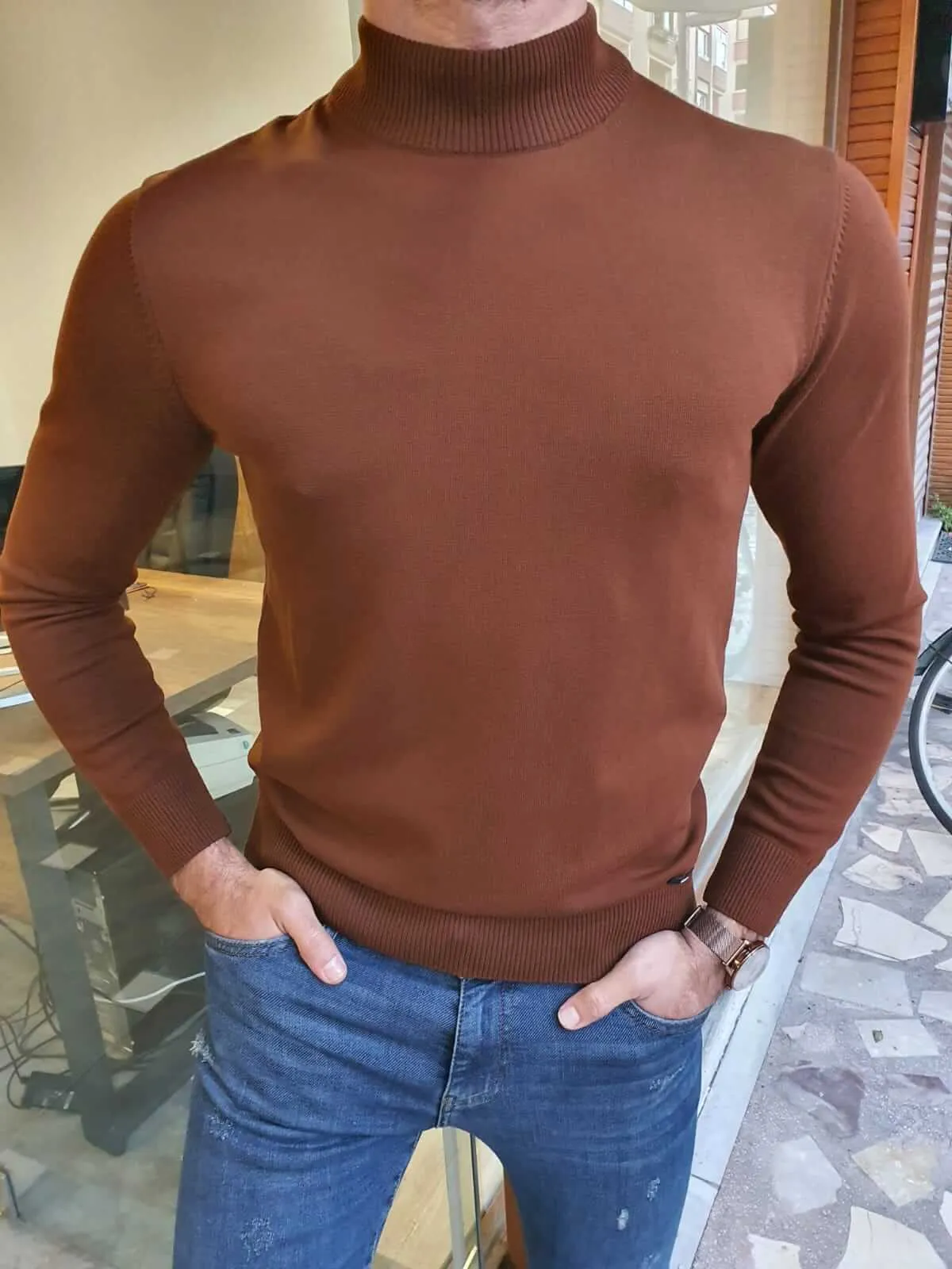 Rift Brown Turtleneck