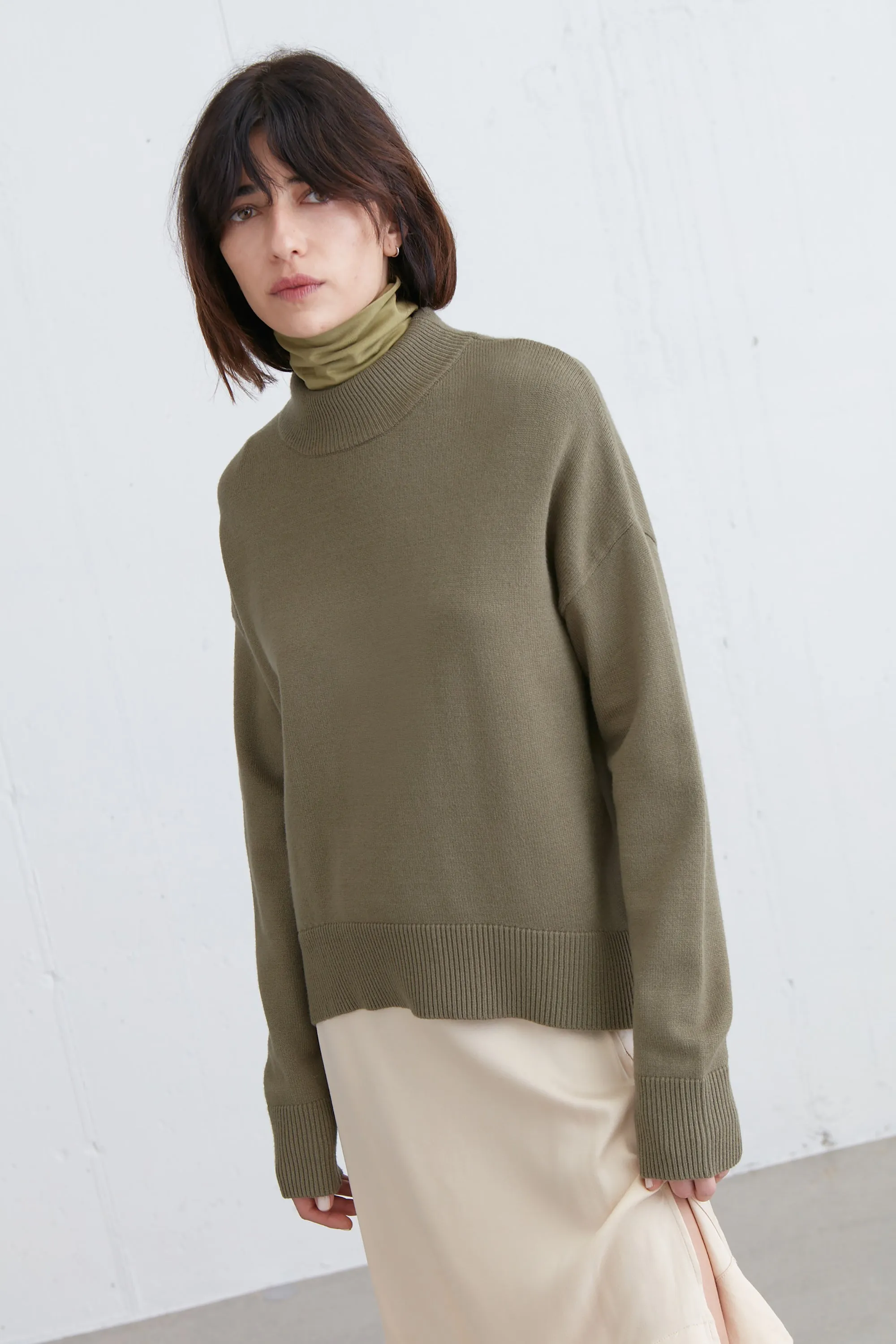 TURTLENECK KNIT TOP