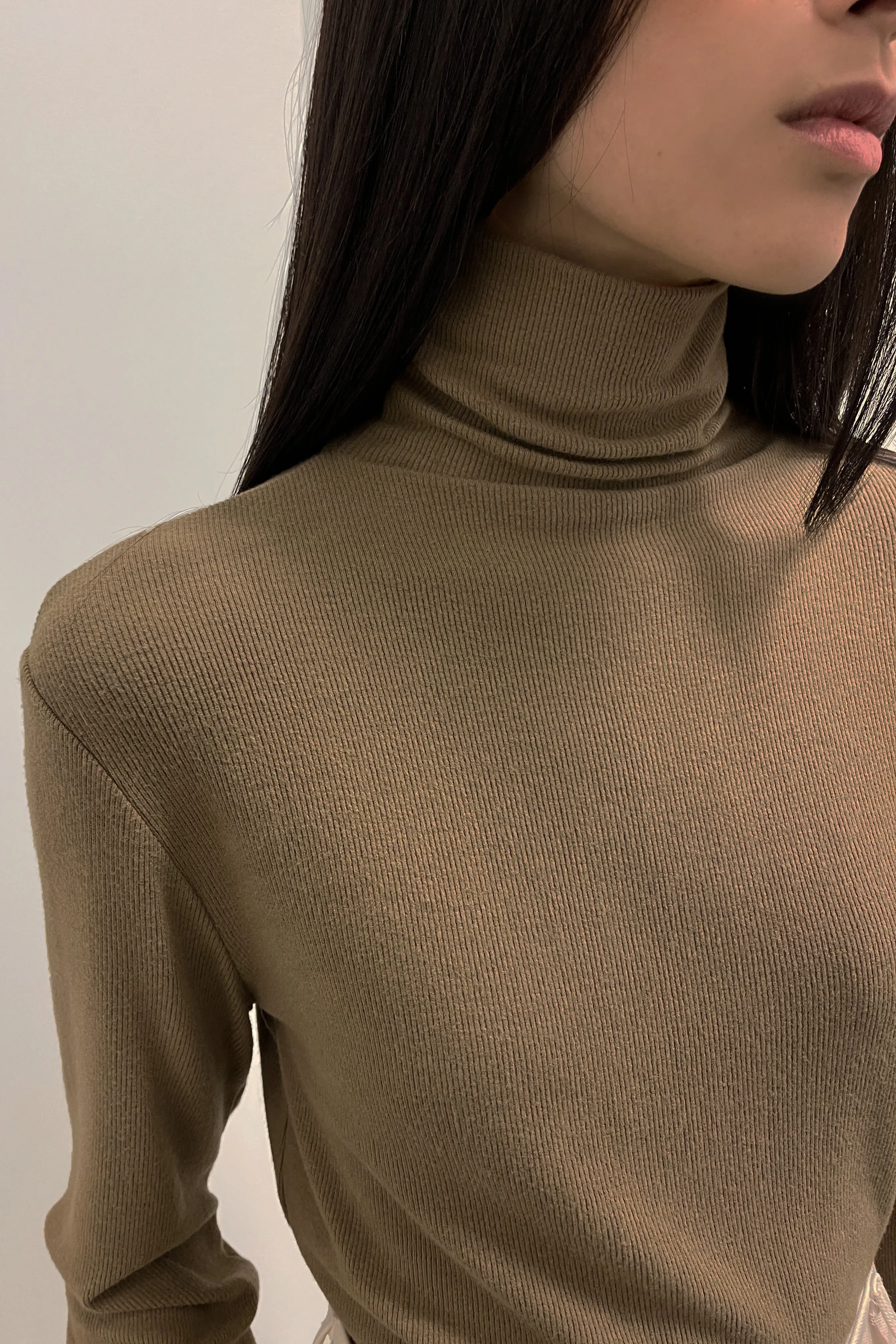 TURTLENECK TOP