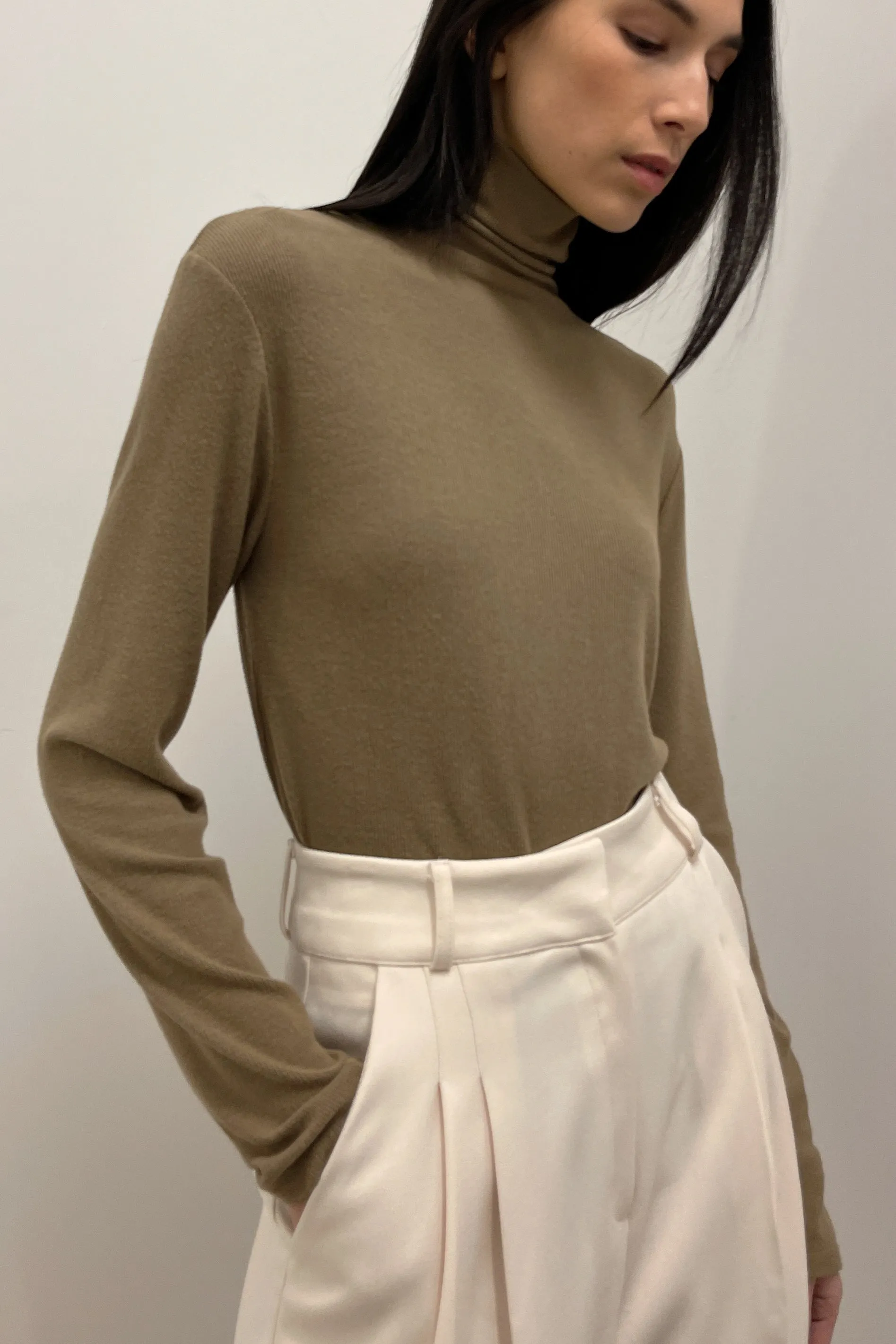 TURTLENECK TOP