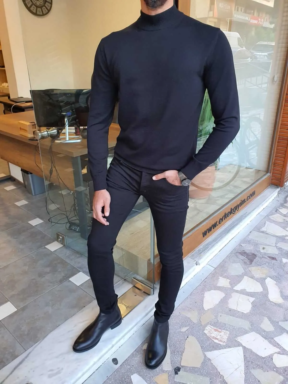 Vale Black Turtleneck