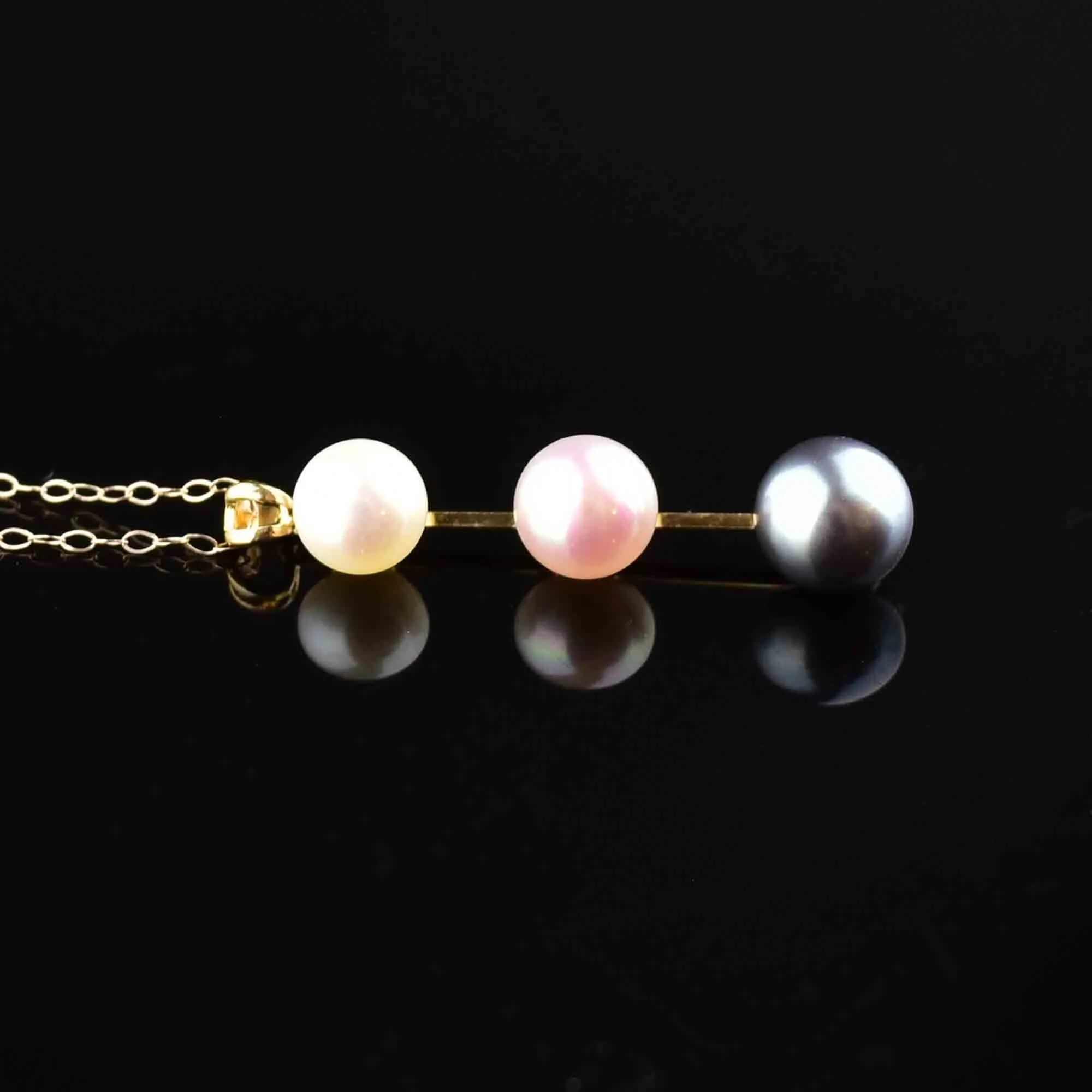 Vintage 10K Gold White Pink Black Pearl Bar Pendant Necklace