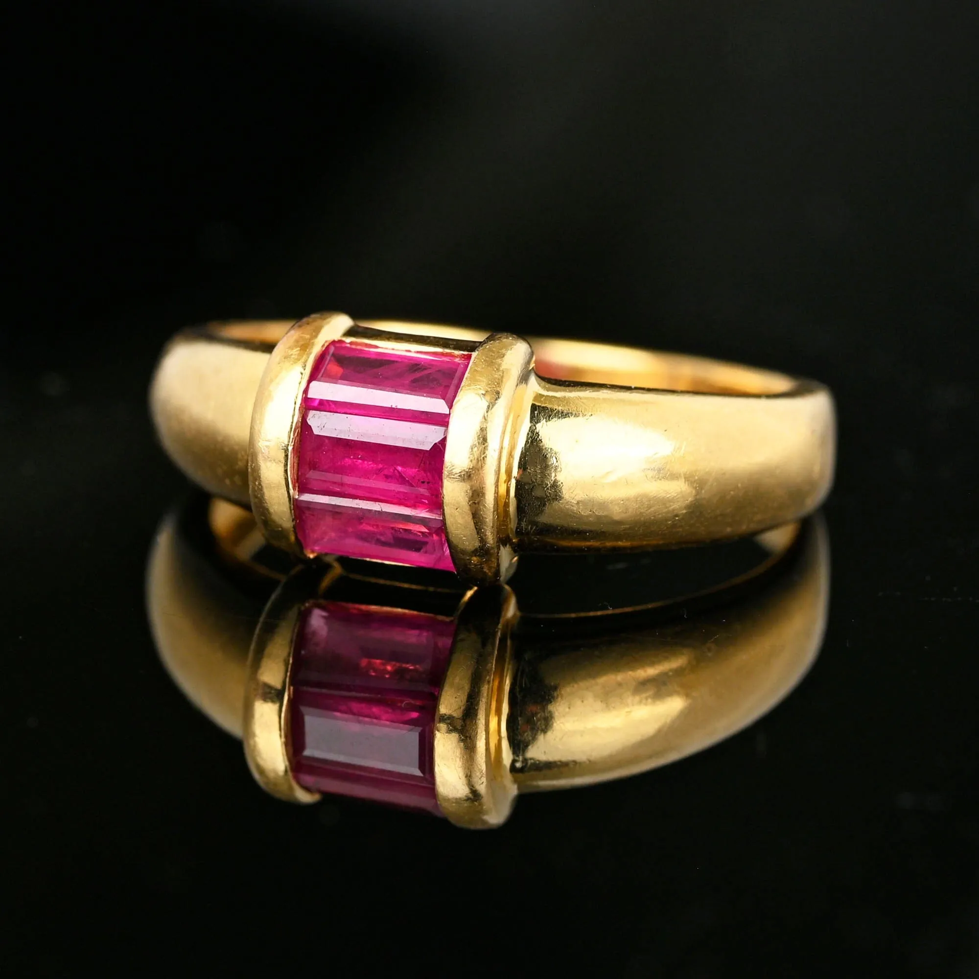 Vintage 14K Gold Roll Top Baguette Pink Sapphire Ring Band